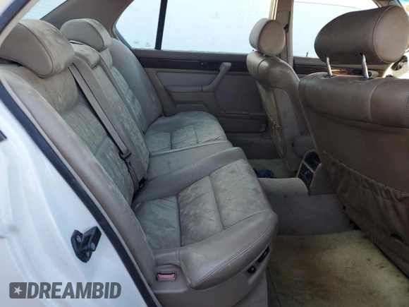 1991 BMW 7 Series z VIN WBAGC4310MDC27706, wystawiony jako Copart lot #81496754 z przebiegiem Nie podano mil oraz Nie do naprawy • Non repairable. Historia ofert i sprzedaży dostępna na DreamBid. Obrazek 10.