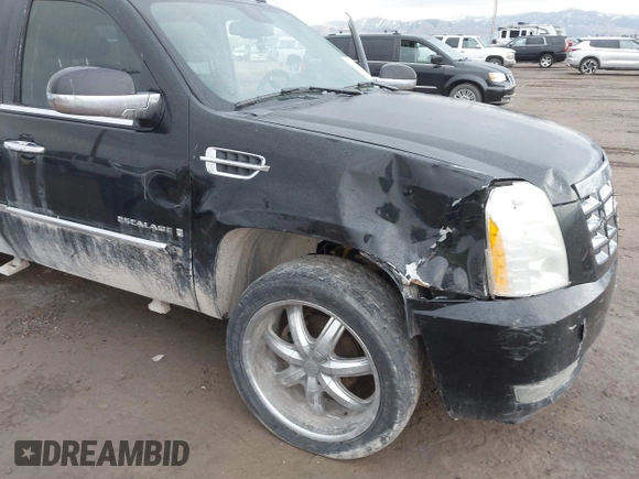 2007 Cadillac Escalade z VIN 1GYFK63837R335391, wystawiony jako IAAI lot #41841549 z przebiegiem 242 187 mil mil oraz . Historia ofert i sprzedaży dostępna na DreamBid. Obrazek 6.