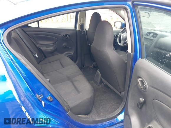2016 Nissan Versa S z VIN 3N1CN7AP0GL867028, wystawiony jako IAAI lot #41877844 z przebiegiem 94 489 mil mil oraz . Historia ofert i sprzedaży dostępna na DreamBid. Obrazek 8.