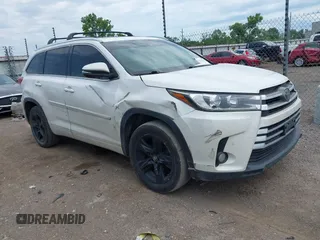 2017 Toyota Highlander Limited z VIN 5TDYZRFH2HS216175, wystawiony jako IAAI lot #42321767 z przebiegiem 112 334 mil mil oraz . Historia ofert i sprzedaży dostępna na DreamBid. Obrazek 1.