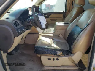 2012 GMC Sierra 3500HD Denali z VIN 1GT426C89CF241590, wystawiony jako Copart lot #73674634 z przebiegiem 343 521 mil mil oraz Szkody całkowita. Historia ofert i sprzedaży dostępna na DreamBid. Obrazek 7.