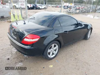 2007 Mercedes-Benz SLK 280 with VIN WDBWK54F77F143209, listed as a IAAI auction lot 41253888 with 113,025 mi miles and . Bid and sale history available at DreamBid. Image 4.