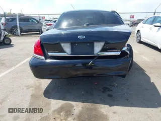2008 Ford Police Interceptor z VIN 2FAFP71V98X160096, wystawiony jako IAAI lot #42041147 z przebiegiem 223 577 mil mil oraz . Historia ofert i sprzedaży dostępna na DreamBid. Obrazek 16.