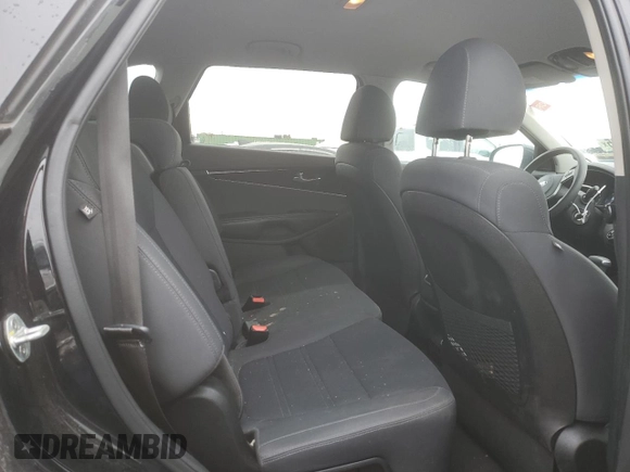 2019 Kia Sorento LX with VIN 5XYPG4A35KG582488, listed as a Copart auction lot 54122035 with 160,602 mi miles and Clean Title. Bid and sale history available at carsss.com. Image 10.