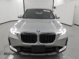 2023 BMW X1 xDrive28i with VIN WBX73EF00P5X84545, listed as a Copart auction lot 49742915 with 26,905 mi miles and Clean Title. Bid and sale history available at DreamBid. Image 5.