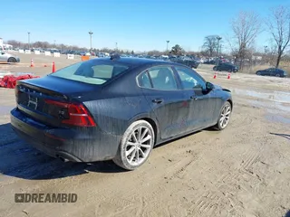 2021 Volvo S60 Momentum z VIN 7JR102FK4MG096853, wystawiony jako IAAI lot #41740894 z przebiegiem 75 270 mil mil oraz . Historia ofert i sprzedaży dostępna na DreamBid. Obrazek 4.