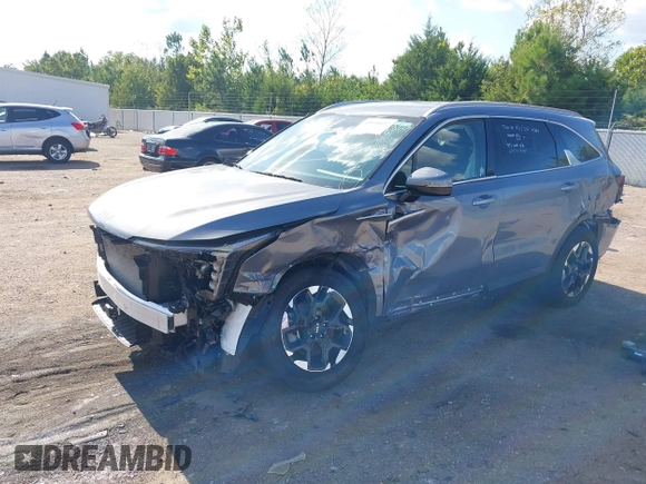 2024 Kia Sorento S z VIN 5XYRL4JC1RG265371, wystawiony jako IAAI lot #40450437 z przebiegiem 14 620 mil mil oraz . Historia ofert i sprzedaży dostępna na DreamBid. Obrazek 17.