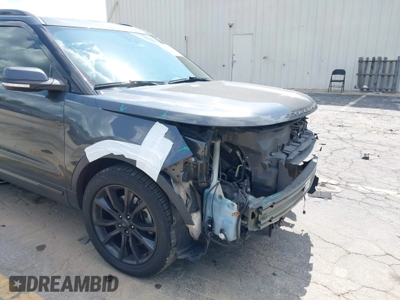 2018 Ford Explorer XLT z VIN 1FM5K7D83JGC51303, wystawiony jako IAAI lot #42456171 z przebiegiem 110 155 mil mil oraz . Historia ofert i sprzedaży dostępna na DreamBid. Obrazek 19.