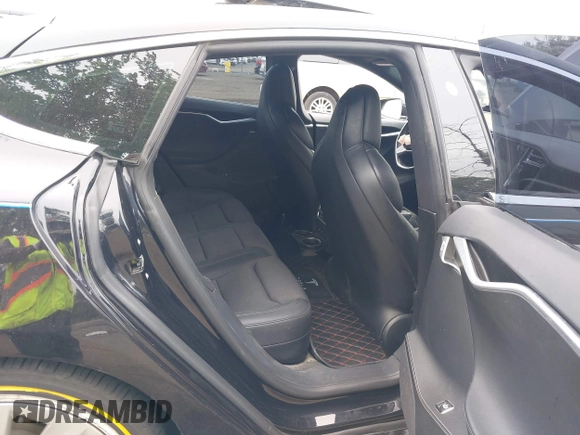 2018 Tesla Model S 75D с VIN 5YJSA1E26JF244843, выставлен на аукционе IAAI как лот 42585984 с пробегом 70 893 миль миль и . История ставок и продаж доступна на DreamBid. Изображение 8.