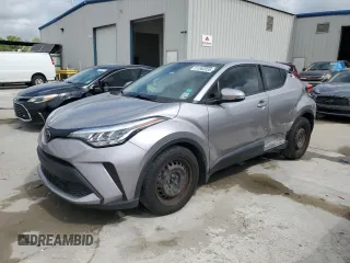 2020 Toyota C-HR LE z VIN JTNKHMBX4L1073904, wystawiony jako Copart lot #51302035 z przebiegiem 118 216 mil mil oraz Szkoda całkowita • Salvage title. Historia ofert i sprzedaży dostępna na DreamBid. Obrazek 1.