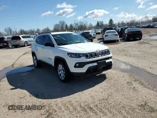 2024 Jeep Compass Latitude Lux с VIN 3C4NJDFN1RT593929, выставлен на аукционе Copart как лот 53492725 с пробегом 14 033 миль миль и Списание • Salvage title. История ставок и продаж доступна на DreamBid. Изображение 14.