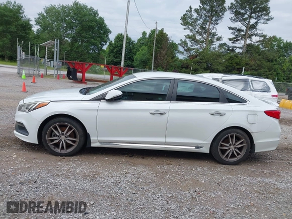 2015 Hyundai Sonata Sport with VIN 5NPE34AB1FH193503, listed as a IAAI auction lot 42195408 with 117,677 mi miles and . Bid and sale history available at carsss.com. Image 14.