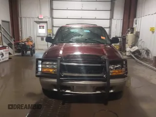2001 GMC Jimmy SLE with VIN 1GKDT13W712195040, listed as a IAAI auction lot 41710729 with 189,584 mi miles. Bid and sale history available at carsss.com. Image 12.