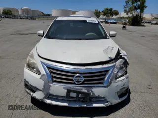 2015 Nissan Altima 2.5 with VIN 1N4AL3AP6FN879269, listed as a Copart auction lot 61616975 with 109,292 mi miles and Salvage title. Bid and sale history available at DreamBid. Image 5.