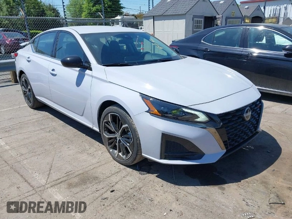 2025 Nissan Altima SR with VIN 1N4BL4CV6SN362215, listed as a IAAI auction lot 42057026 with 3,467 mi miles and . Bid and sale history available at DreamBid. Image 1.