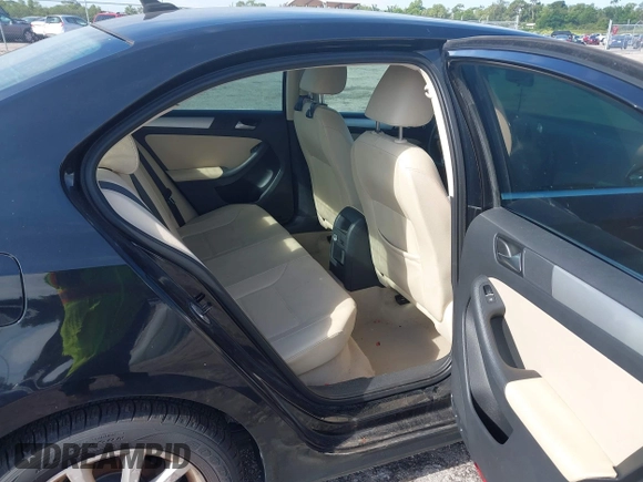 2014 Volkswagen Jetta SE with VIN 3VWD07AJ6EM413088, listed as a IAAI auction lot 42541755 with 163,278 mi miles and . Bid and sale history available at DreamBid. Image 8.