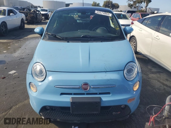 2017 FIAT 500e z VIN 3C3CFFGE8HT563364, wystawiony jako Copart lot #45574865 z przebiegiem 49 281 mil mil oraz Szkoda całkowita • Salvage title. Historia ofert i sprzedaży dostępna na DreamBid. Obrazek 5.