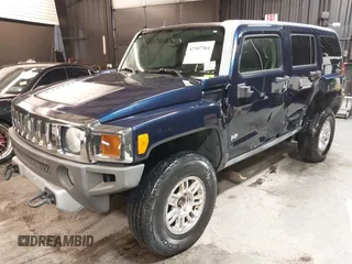 2008 Hummer H3 SUV with VIN 5GTEN13E388156284, listed as a IAAI auction lot 42107564 with 117,532 mi miles. Bid and sale history available at carsss.com. Image 19.