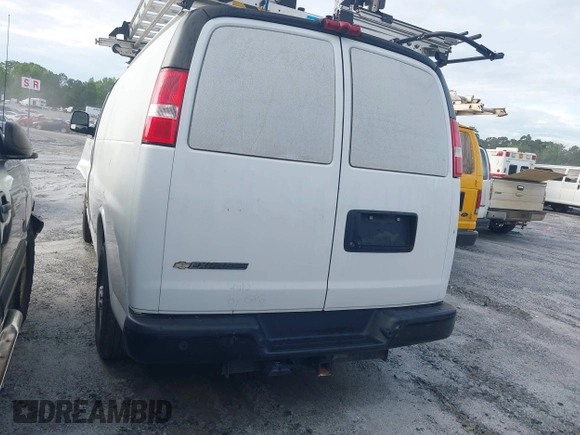 2020 Chevrolet Express Cargo with VIN 1GCWGAFP0L1261725, listed as a IAAI auction lot 42090746 with 67,851 mi miles and . Bid and sale history available at DreamBid. Image 3.