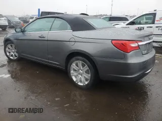2011 Chrysler 200 Touring z VIN 1C3BC2EG1BN614034, wystawiony jako Copart lot #43150375 z przebiegiem 84 390 mil mil oraz Szkoda całkowita • Salvage title. Historia ofert i sprzedaży dostępna na DreamBid. Obrazek 2.