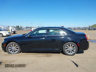 2019 Chrysler 300 Limited with VIN 2C3CCAKG8KH610865, listed as a IAAI auction lot 41668294 with 121,656 mi miles. Bid and sale history available at carsss.com. Image 14.