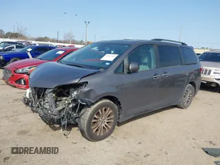 2018 Toyota Sienna XLE Auto Access Seat with VIN 5TDYZ3DC3JS951774, listed as a IAAI auction lot 41567595 with 160,197 mi miles. Bid and sale history available at carsss.com. Image 17.
