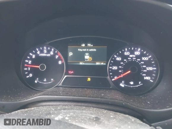 2018 Kia Soul ! with VIN KNDJX3AA6J7571851, listed as a IAAI auction lot 41573832 with 39,114 mi miles. Bid and sale history available at carsss.com. Image 7.