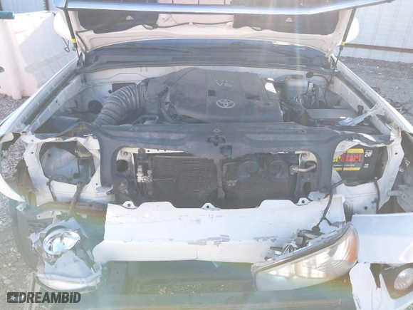 2006 Toyota 4Runner SR5 with VIN JTEBU14R560098877, listed as a IAAI auction lot 41722880 with 212,357 mi miles. Bid and sale history available at carsss.com. Image 10.