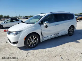 2018 Chrysler Pacifica Limited with VIN 2C4RC1GG6JR289173, listed as a Copart auction lot 48563775 with 69,061 mi miles and Salvage Title. Bid and sale history available at carsss.com. Image 1.