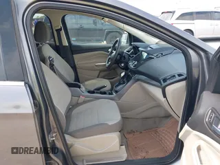 2013 Ford Escape SE with VIN 1FMCU0GXXDUD85470, listed as a IAAI auction lot 42142774 with 145,391 mi miles. Bid and sale history available at carsss.com. Image 5.