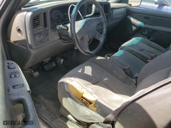 2004 Chevrolet Silverado 1500 Work Truck with VIN 1GCEC14V74E190705, listed as a Copart auction lot 54403205 with 305,407 mi miles and Clean Title. Bid and sale history available at carsss.com. Image 8.