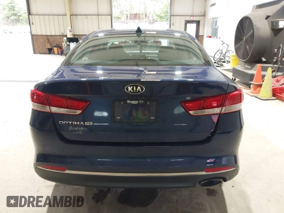 2017 Kia Optima LX z VIN 5XXGT4L35HG149811, wystawiony jako IAAI lot #42019931 z przebiegiem 95 586 mil mil oraz . Historia ofert i sprzedaży dostępna na DreamBid. Obrazek 17.