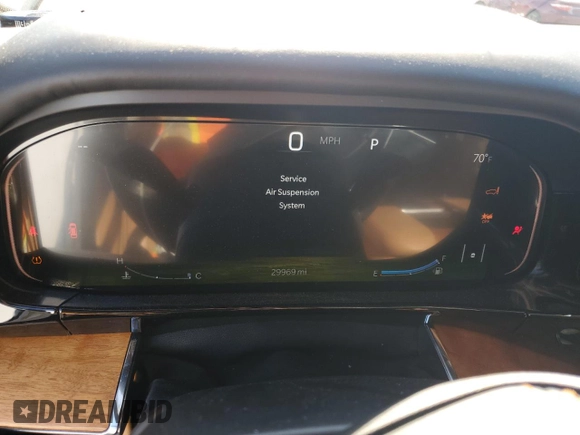 2022 Jeep Grand Wagoneer Series III с VIN 1C4SJVGJ2NS138006, выставлен на аукционе Copart как лот 43815935 с пробегом 29 969 миль миль и Списание • Salvage title. История ставок и продаж доступна на DreamBid. Изображение 9.