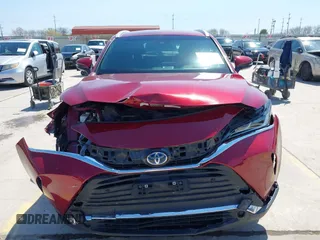 2022 Toyota Venza LE with VIN JTEAAAAH1NJ106479, listed as a IAAI auction lot 41764101 with 31,848 mi miles. Bid and sale history available at carsss.com. Image 13.
