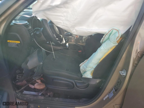 2014 Kia Soul with VIN KNDJN2A20E7070971, listed as a Copart auction lot 46454235 with 0 mi miles and Salvage Title. Bid and sale history available at carsss.com. Image 7.