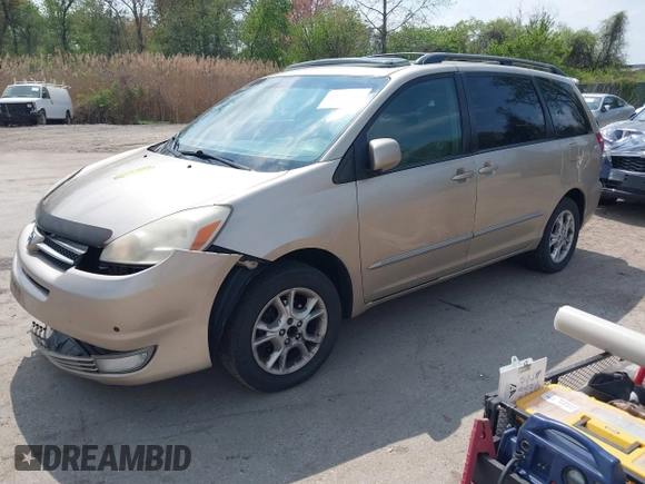 2005 Toyota Sienna XLE with VIN 5TDBA22CX5S049025, listed as a IAAI auction lot 42071795 with 237,858 mi miles. Bid and sale history available at carsss.com. Image 2.