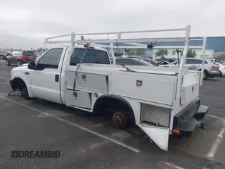 2004 Ford F-250 XL z VIN 1FTNF20L64EE05962, wystawiony jako IAAI lot #41103571 z przebiegiem Nie podano mil oraz . Historia ofert i sprzedaży dostępna na DreamBid. Obrazek 3.
