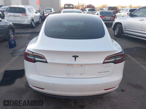 2018 Tesla Model 3 Long Range Battery z VIN 5YJ3E1EB4JF067895, wystawiony jako IAAI lot #41280101 z przebiegiem Nie podano mil oraz . Historia ofert i sprzedaży dostępna na DreamBid. Obrazek 15.