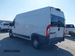2015 Ram ProMaster Cargo z VIN 3C6TRVDG8FE501040, wystawiony jako IAAI lot #41973468 z przebiegiem 151 465 mil mil oraz . Historia ofert i sprzedaży dostępna na DreamBid. Obrazek 3.