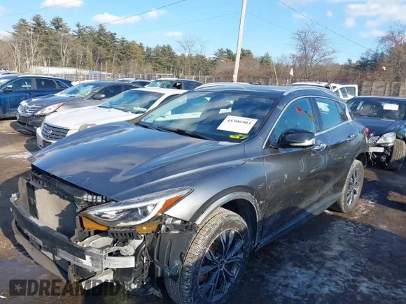 2019 Infiniti QX30 Luxe z VIN SJKCH5CR0KA008896, wystawiony jako IAAI lot #41306903 z przebiegiem 37 459 mil mil oraz . Historia ofert i sprzedaży dostępna na DreamBid. Obrazek 18.