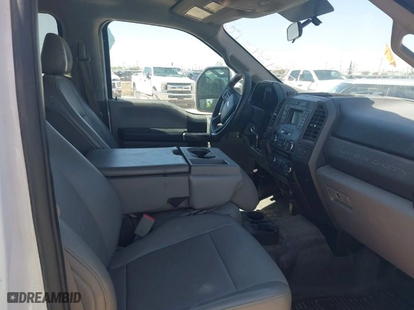 2017 Ford Super Duty F-250 SRW Lariat with VIN 1FT7W2BT0HEB13591, listed as a IAAI auction lot 41945431 with 237,275 mi miles. Bid and sale history available at carsss.com. Image 5.