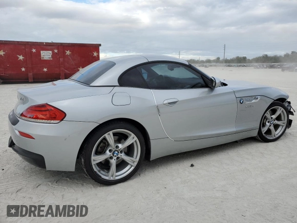 2016 BMW Z4 sDrive28i with VIN WBALL5C54G5A21231, listed as a Copart auction lot 89387225 with 30,765 mi miles and Salvage Title. Bid and sale history available at carsss.com. Image 3.