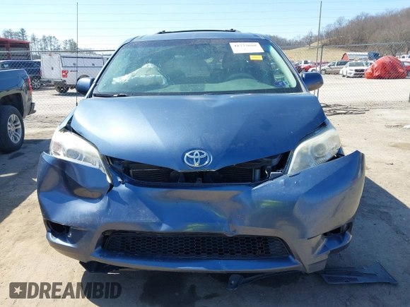 2013 Toyota Sienna XLE AAS with VIN 5TDYK3DC0DS398381, listed as a IAAI auction lot 41773688 with 169,055 mi miles. Bid and sale history available at carsss.com. Image 6.
