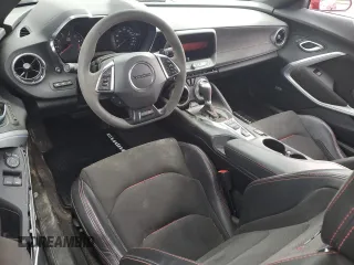 2023 Chevrolet Camaro ZL1 z VIN 1G1FK1R62P0159798, wystawiony jako Copart lot #47663395 z przebiegiem 8856 mil mil oraz Tytuł czysty. Historia ofert i sprzedaży dostępna na DreamBid. Obrazek 8.