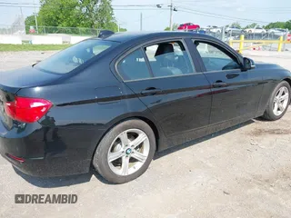 2015 BMW 3 Series 328i с VIN WBA3A5G50FNS91391, выставлен на аукционе IAAI как лот 42095644 с пробегом 184 702 миль миль и . История ставок и продаж доступна на DreamBid. Изображение 4.