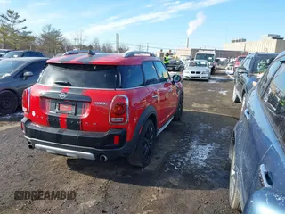 2019 MINI Countryman Cooper S with VIN WMZYT5C57K3E69637, listed as a IAAI auction lot 41379982 with 100,891 mi miles. Bid and sale history available at carsss.com. Image 4.