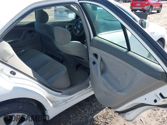 2007 Toyota Camry z VIN 4T1BB46K37U001970, wystawiony jako IAAI lot #41932757 z przebiegiem 255 051 mil mil oraz . Historia ofert i sprzedaży dostępna na DreamBid. Obrazek 8.
