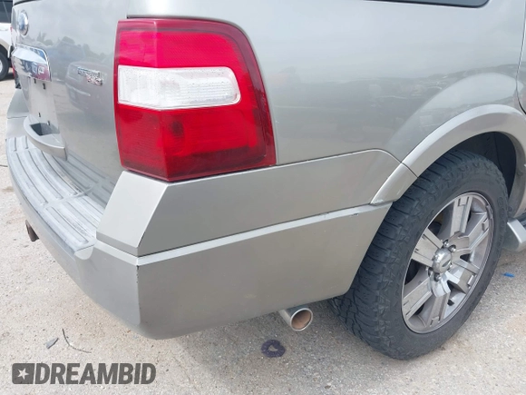 2008 Ford Expedition Limited с VIN 1FMFU19508LA25294, выставлен на аукционе IAAI как лот 42466290 с пробегом 248 313 миль миль и . История ставок и продаж доступна на DreamBid. Изображение 13.
