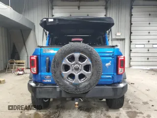 2023 Ford Bronco z VIN 1FMDE5BH0PLB56286, wystawiony jako Copart lot #57166655 z przebiegiem 45 216 mil mil oraz Szkoda całkowita • Salvage title. Historia ofert i sprzedaży dostępna na DreamBid. Obrazek 6.