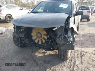 2008 Nissan Frontier SE z VIN 1N6AD07U28C448586, wystawiony jako IAAI lot #41245564 z przebiegiem 176 279 mil mil oraz . Historia ofert i sprzedaży dostępna na DreamBid. Obrazek 6.